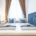 Emerald Apartment
