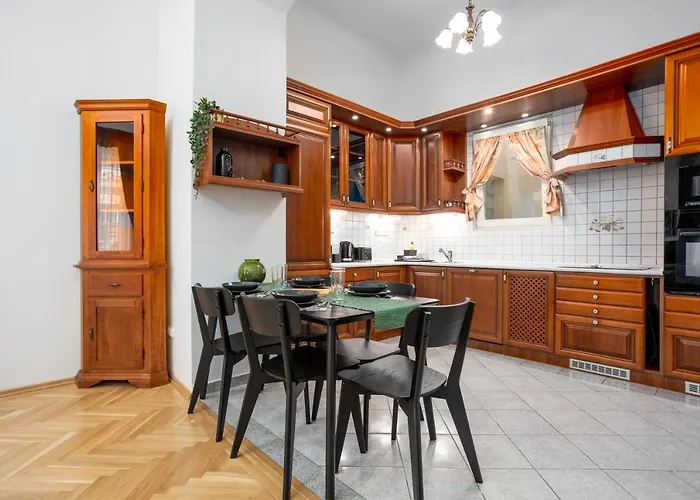 Emerald Apartment